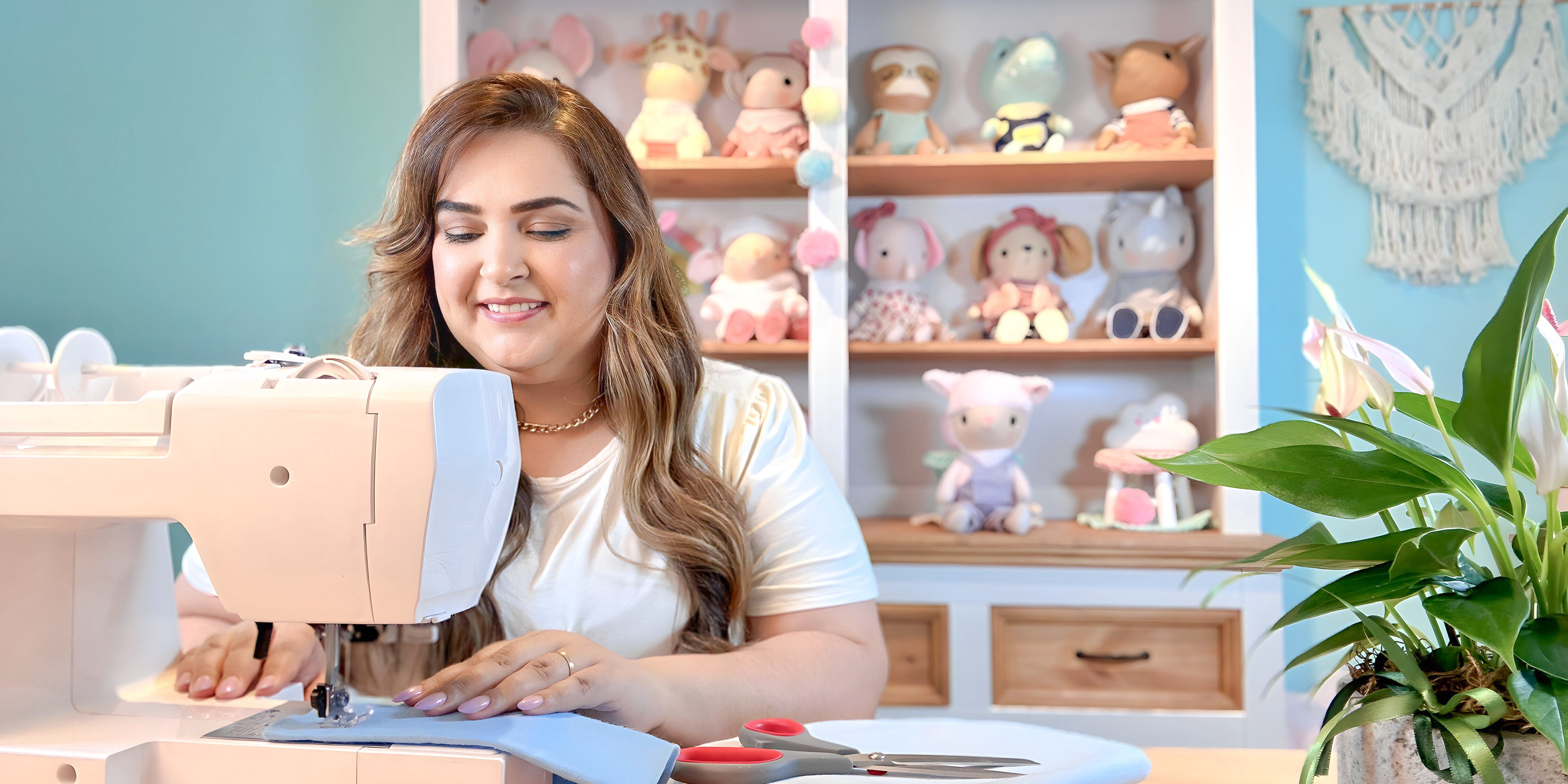 Juliana costurando horizontal